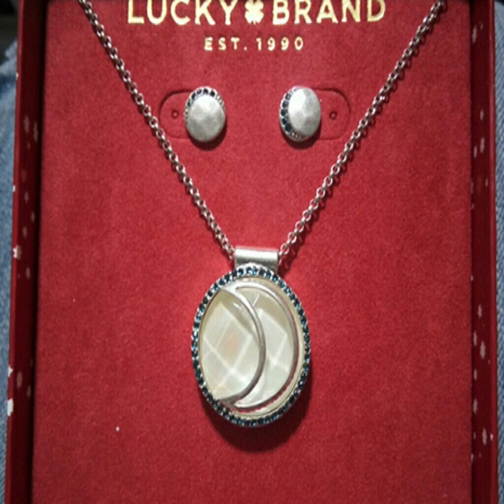 Lucky Brand necklace w. Earrings